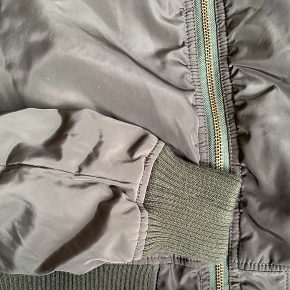 Alexander McQueen Army green crop bomber jacket - Picture 3 of 6